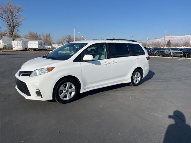 2020 Toyota Sienna LE