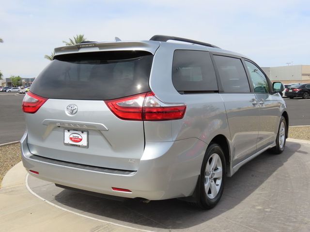 2020 Toyota Sienna LE