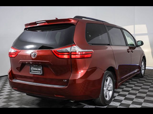 2020 Toyota Sienna LE