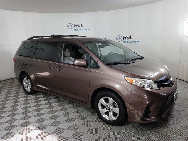 2020 Toyota Sienna LE