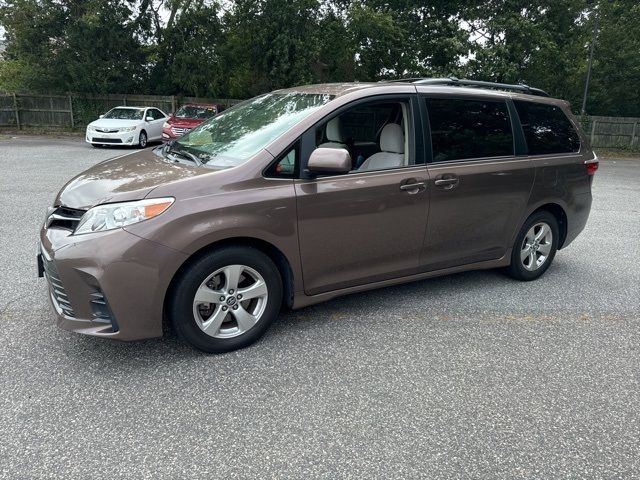 2020 Toyota Sienna LE