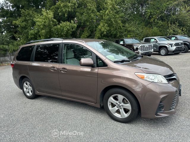 2020 Toyota Sienna LE