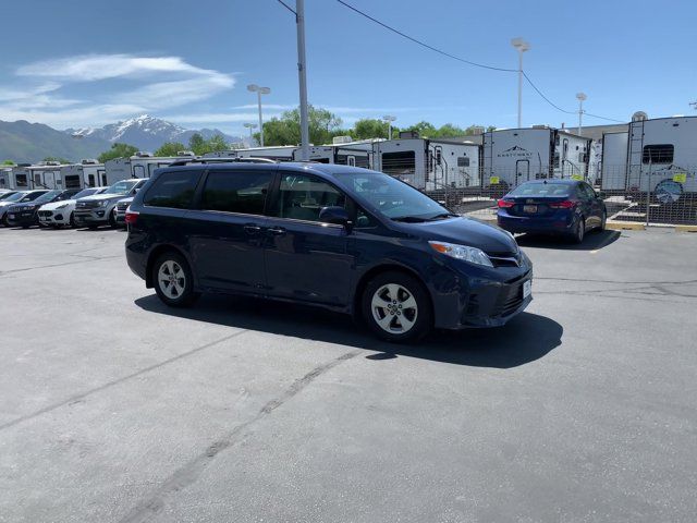 2020 Toyota Sienna LE