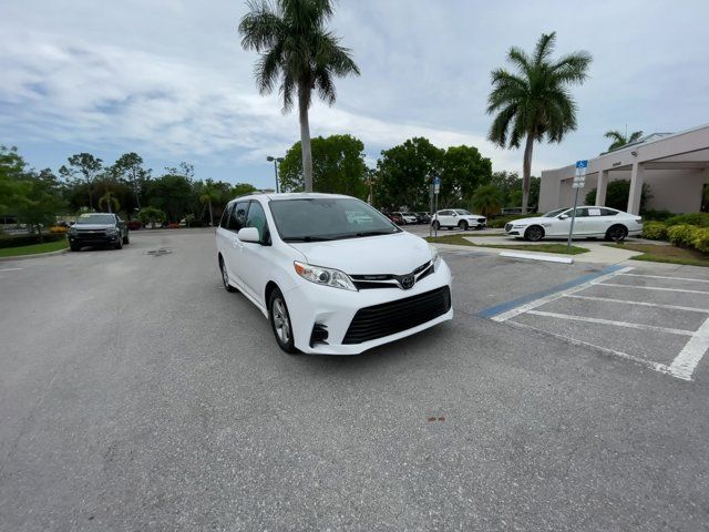 2020 Toyota Sienna LE