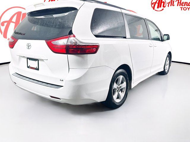 2020 Toyota Sienna LE