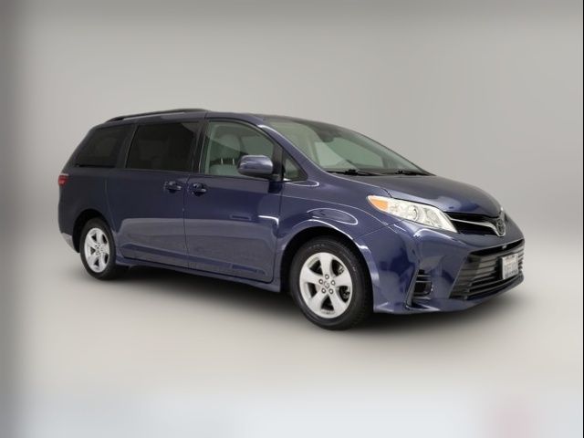 2020 Toyota Sienna LE
