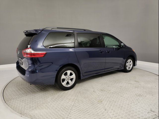 2020 Toyota Sienna LE