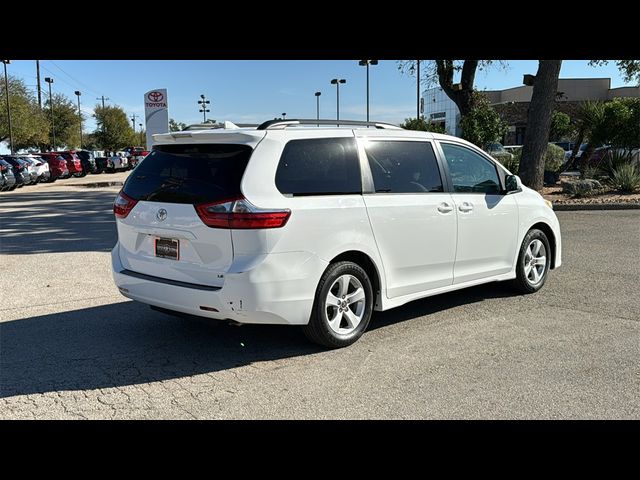 2020 Toyota Sienna LE