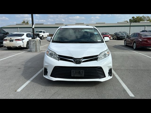 2020 Toyota Sienna LE