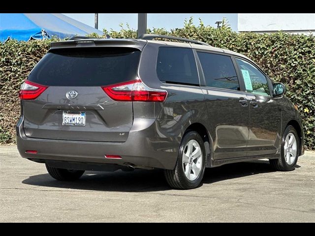 2020 Toyota Sienna LE