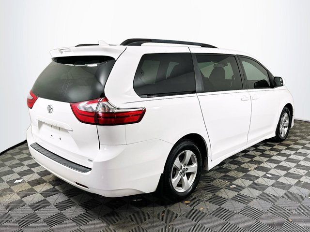 2020 Toyota Sienna LE