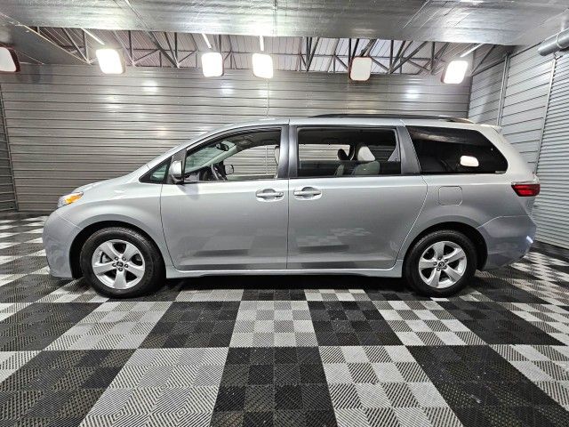 2020 Toyota Sienna LE