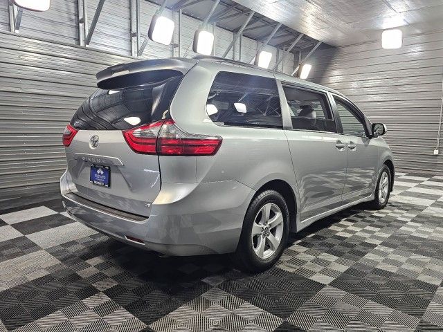 2020 Toyota Sienna LE