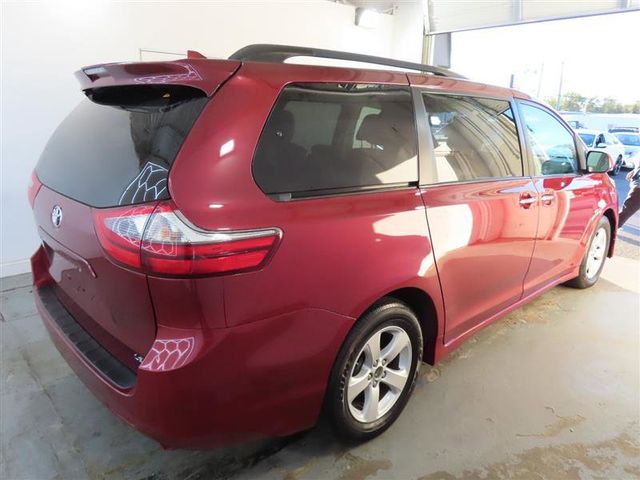 2020 Toyota Sienna LE