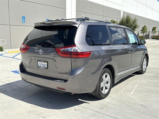 2020 Toyota Sienna LE