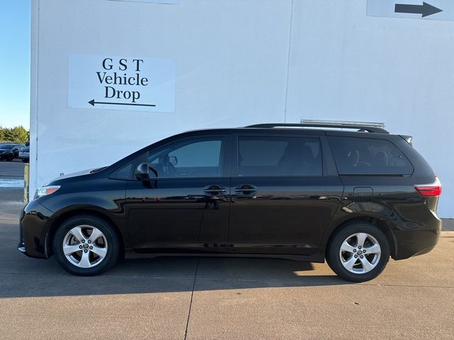 2020 Toyota Sienna LE