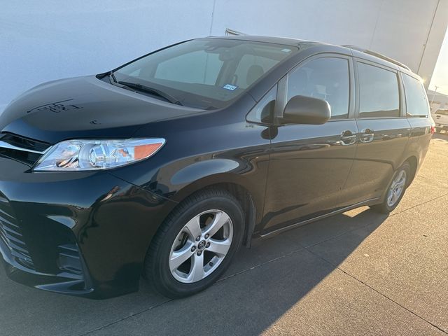 2020 Toyota Sienna LE