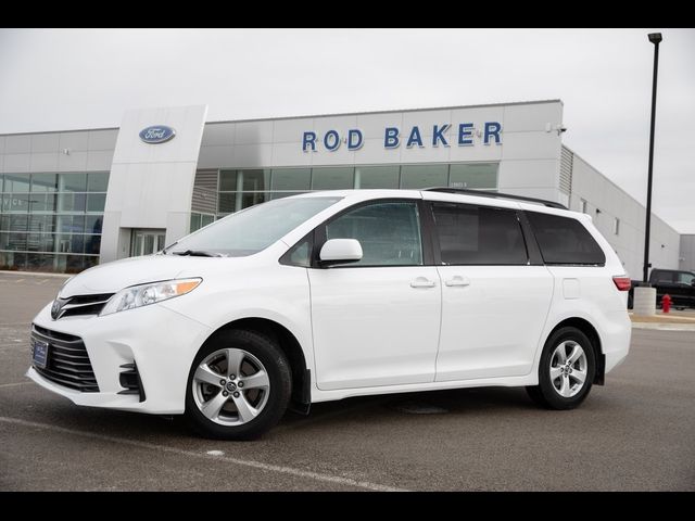 2020 Toyota Sienna LE