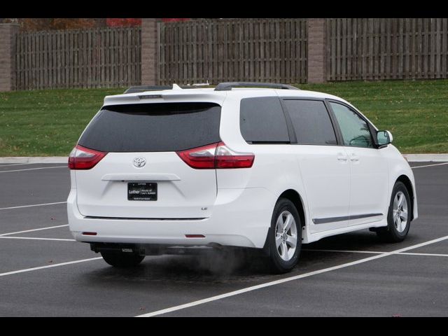 2020 Toyota Sienna LE