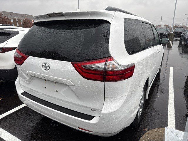 2020 Toyota Sienna LE