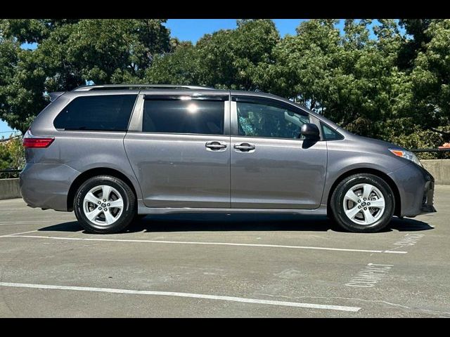 2020 Toyota Sienna LE