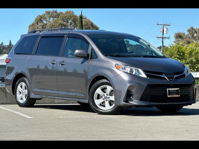 2020 Toyota Sienna LE