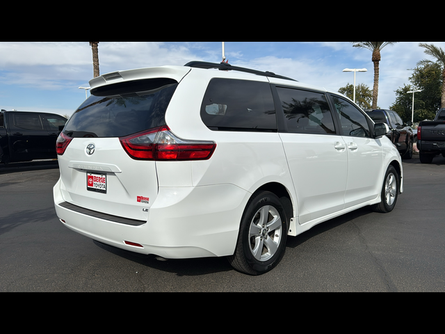 2020 Toyota Sienna LE