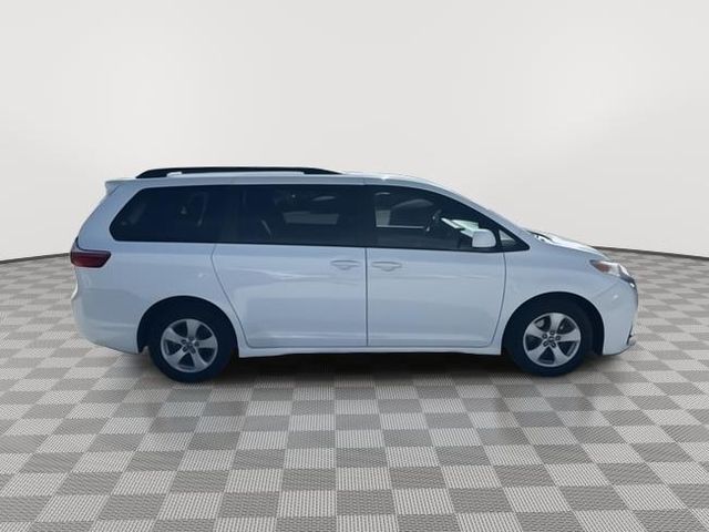 2020 Toyota Sienna LE