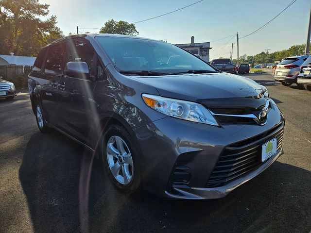 2020 Toyota Sienna LE