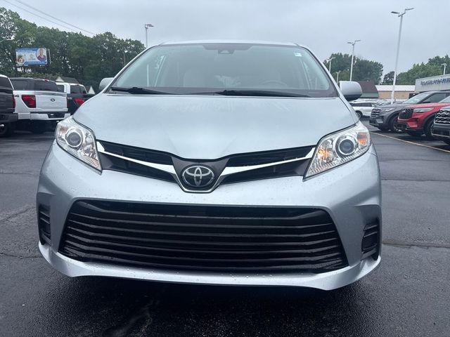 2020 Toyota Sienna LE