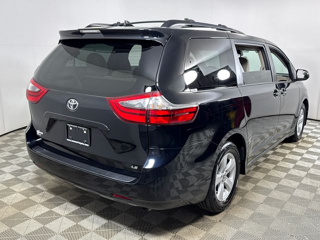 2020 Toyota Sienna LE