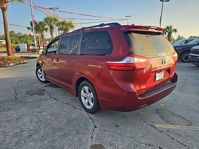 2020 Toyota Sienna LE