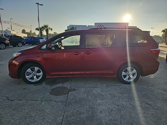 2020 Toyota Sienna LE