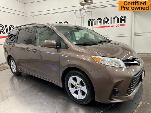 2020 Toyota Sienna LE Auto Access Seat