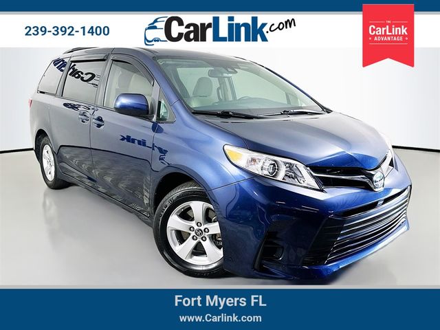 2020 Toyota Sienna LE Auto Access Seat