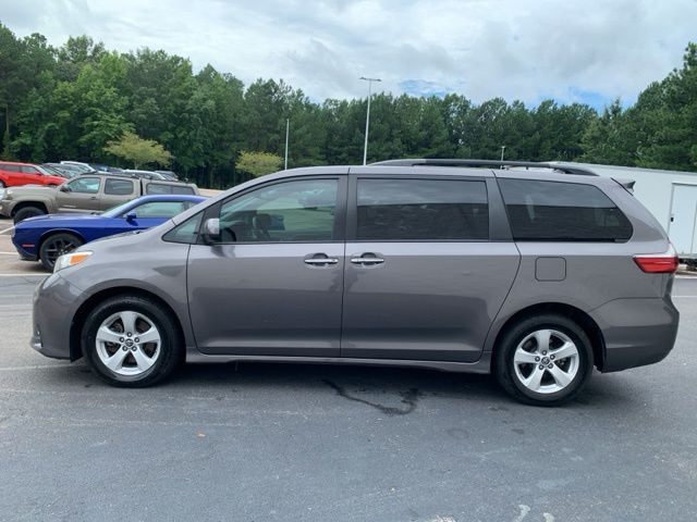 2020 Toyota Sienna LE