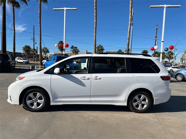 2020 Toyota Sienna LE