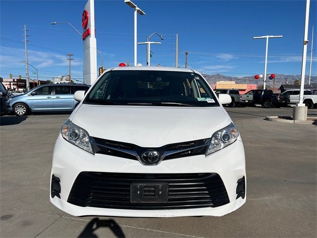 2020 Toyota Sienna LE