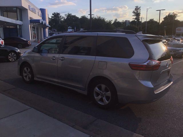 2020 Toyota Sienna LE