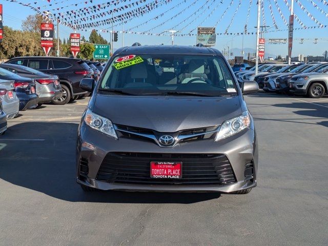 2020 Toyota Sienna LE