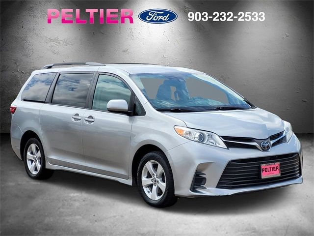 2020 Toyota Sienna LE Auto Access Seat