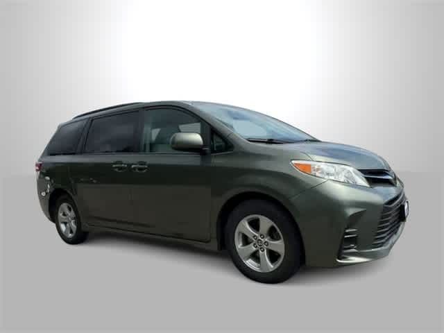 2020 Toyota Sienna LE