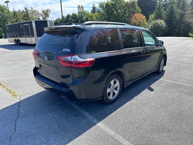 2020 Toyota Sienna LE