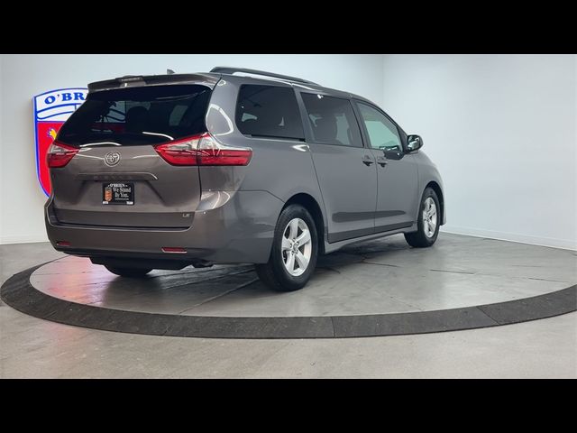 2020 Toyota Sienna LE