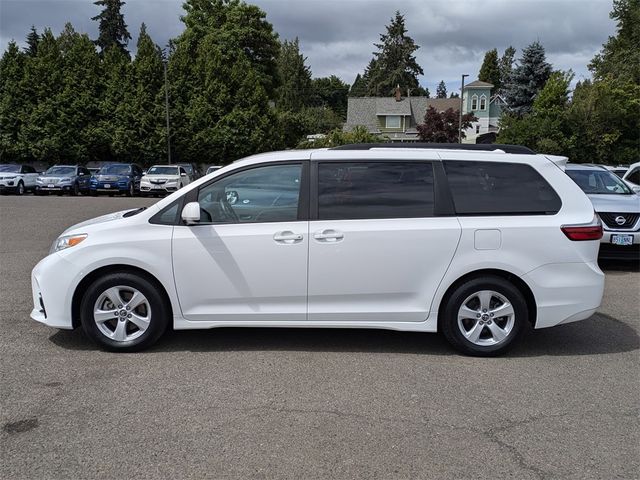 2020 Toyota Sienna LE