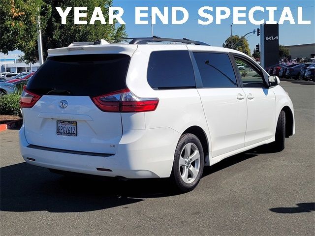 2020 Toyota Sienna LE