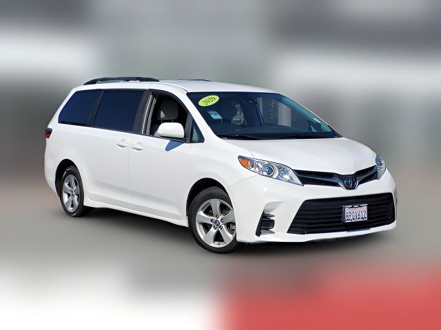 2020 Toyota Sienna LE