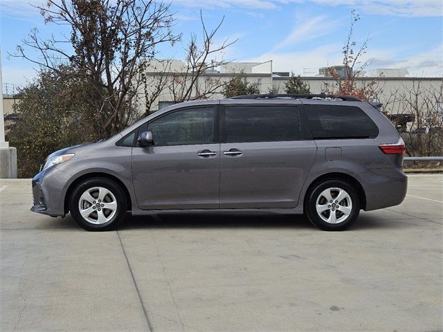 2020 Toyota Sienna LE