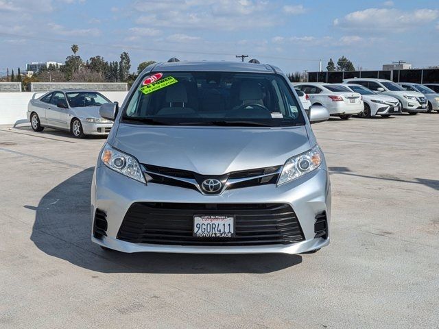 2020 Toyota Sienna LE