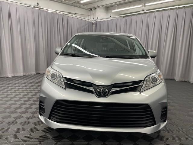 2020 Toyota Sienna LE